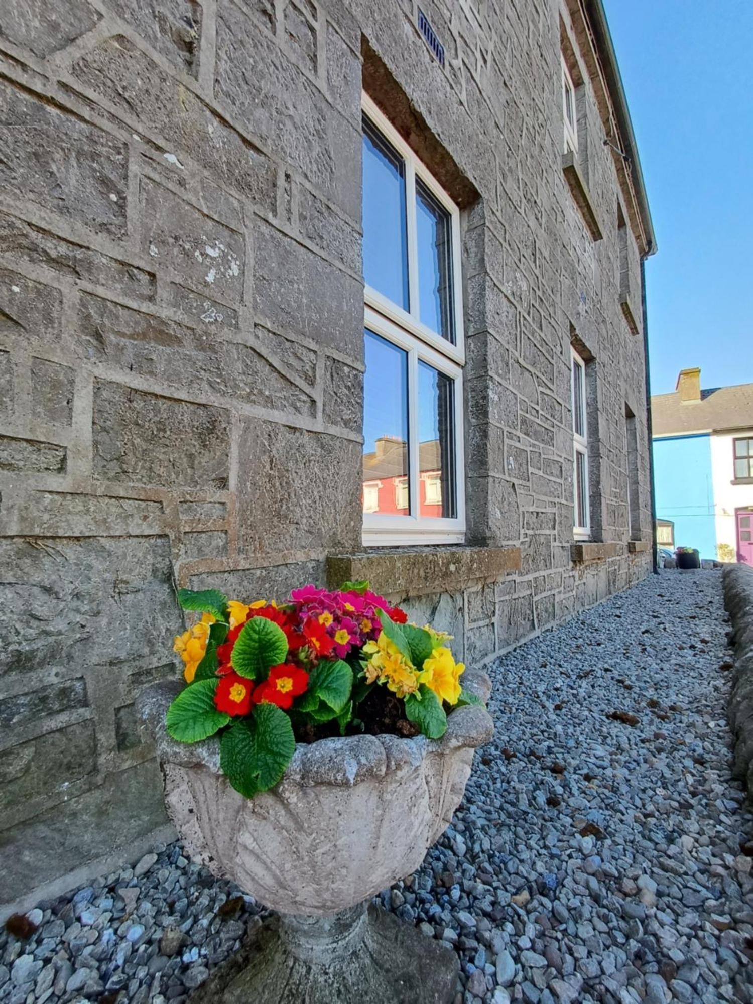 Clonbur House - Two Bedroom Village Apartment Galway Exterior photo